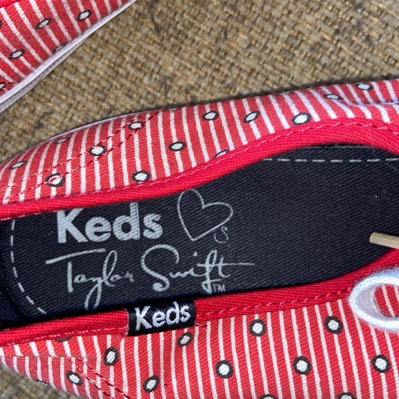 KEDS x TAYLOR SWIFT - Picture 3 of 3